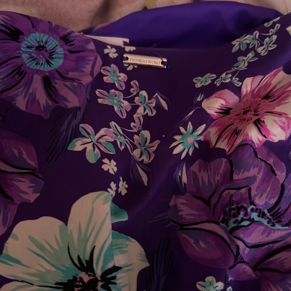 A set Victoria Secret. The top 89.00 and bottom 85.00 paid 160 for them both. - Picture 8 of 8